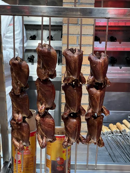 农村最简单鸽子窝做法,养50对肉鸽子一年利润