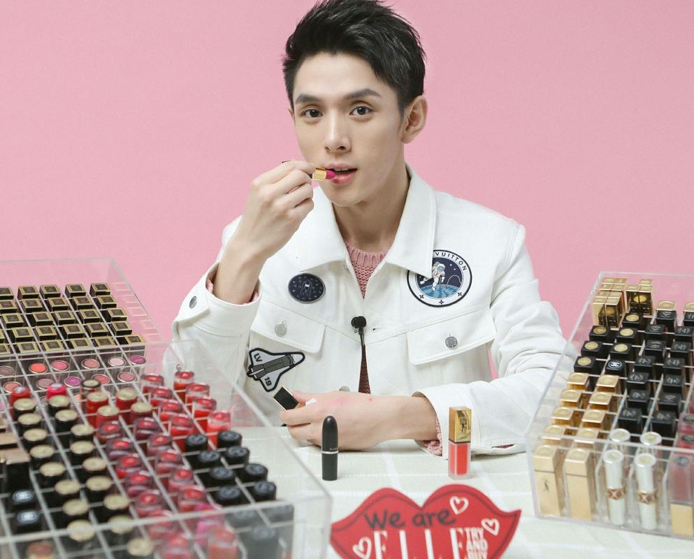 23岁童星李佳奇现状的简单介绍