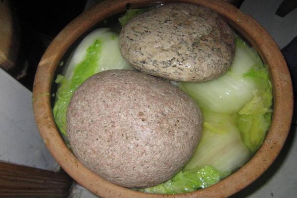 包含“石头蛋子腌咸菜”打一生肖是什么的词条