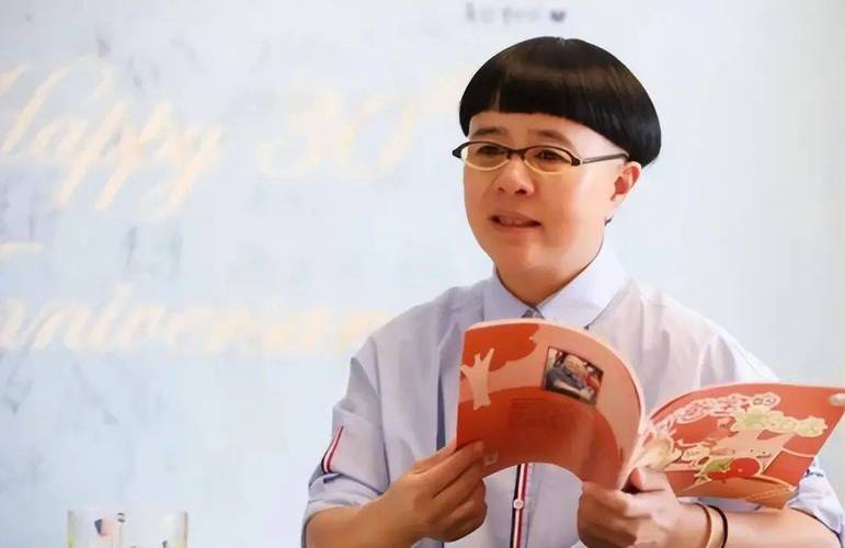 金龟子为什么不换发型,金龟子为什么出现在房间