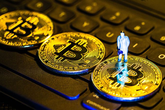 比特币怎么炒股-比特币炒股一直让充钱提现不充提现不出来怎么办