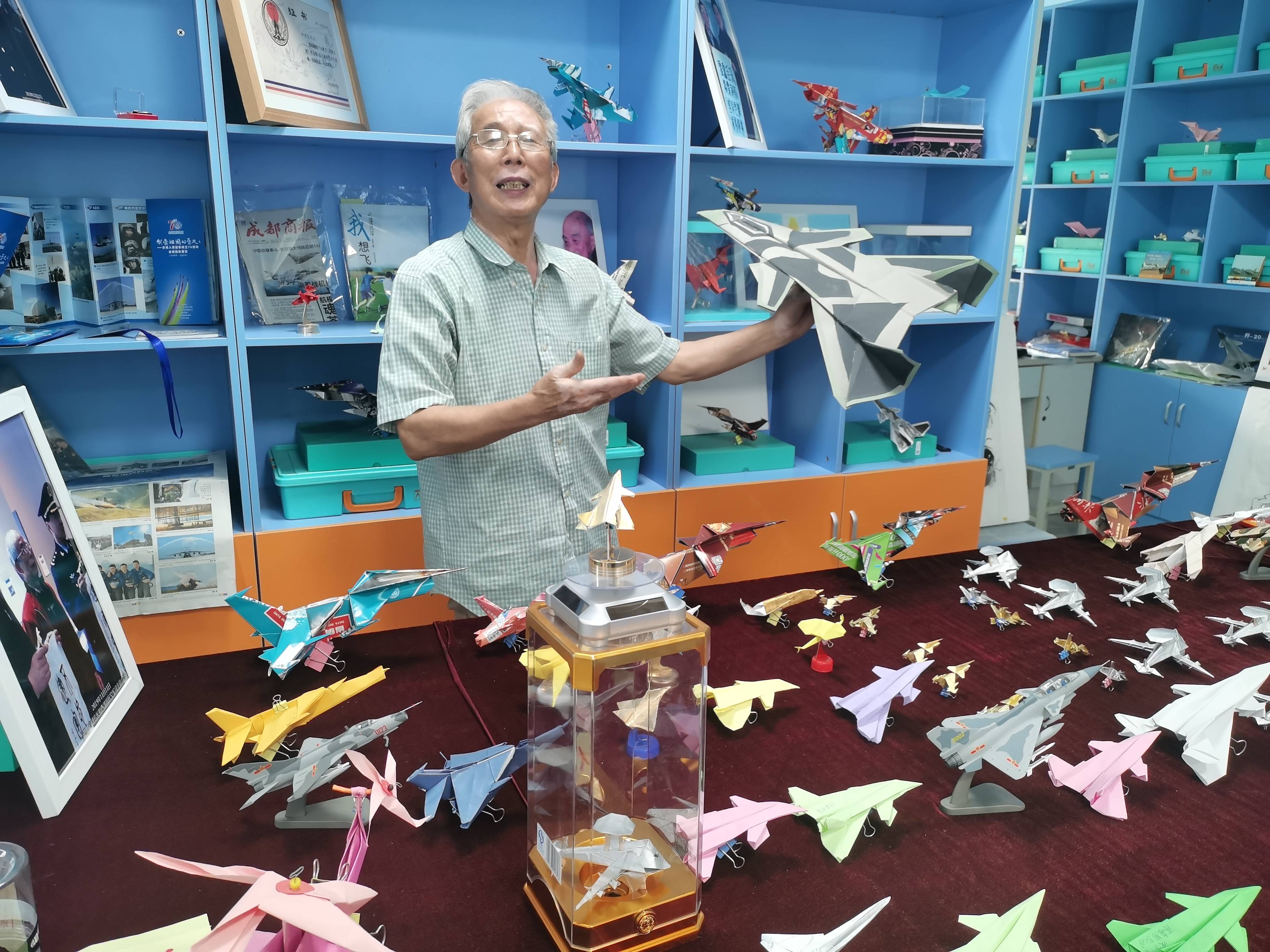 关于纸飞机中文版下载苹果聊天的信息