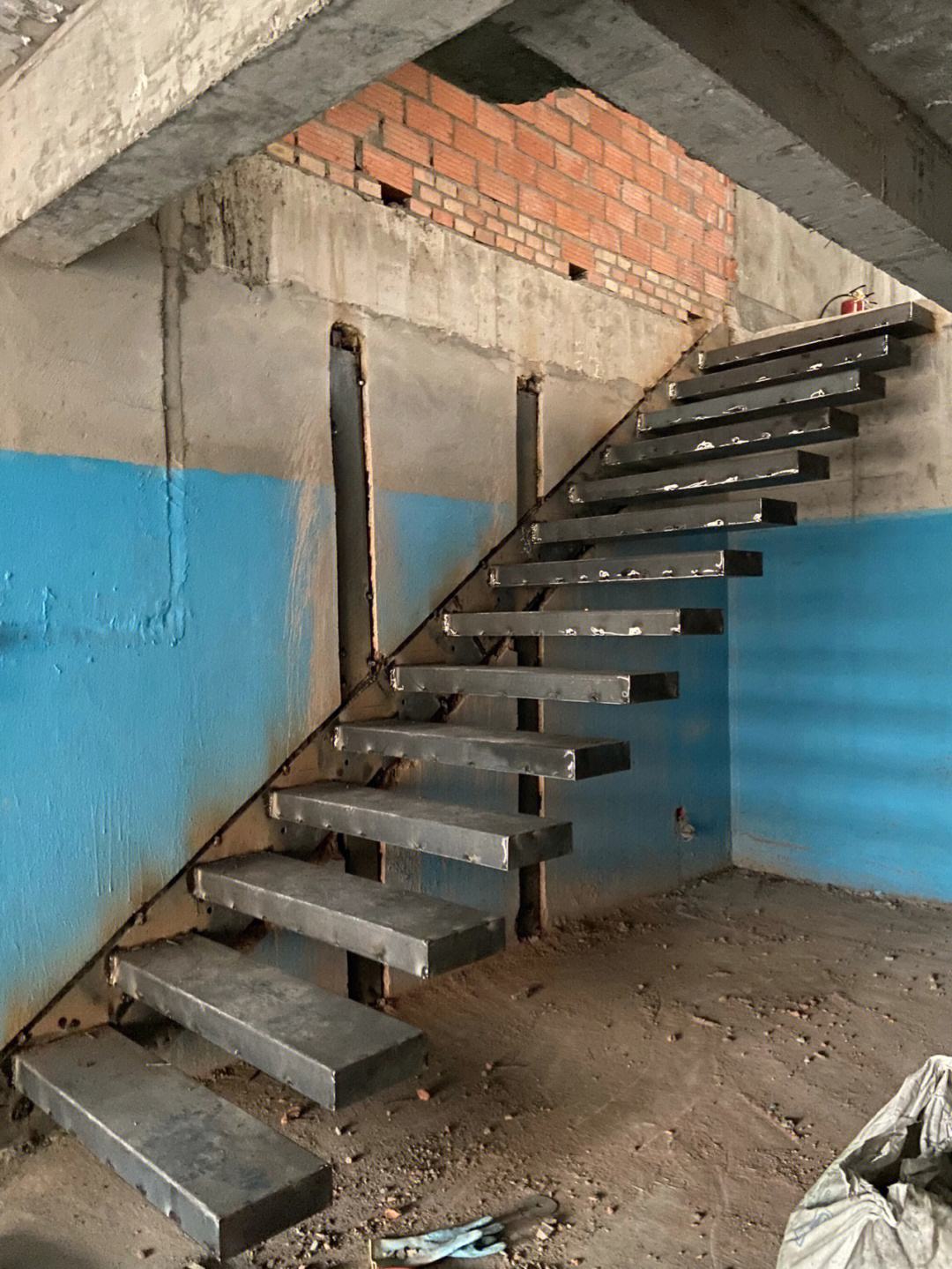工地钢管搭的梯子图片_建筑工地钢管架子怎样搭