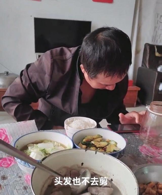 贩卖u币一天挣几千块_炒币赚了几千万怎么提现