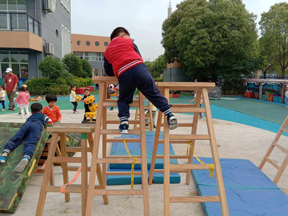 安吉游戏梯子图片_安吉游戏梯子多种玩法