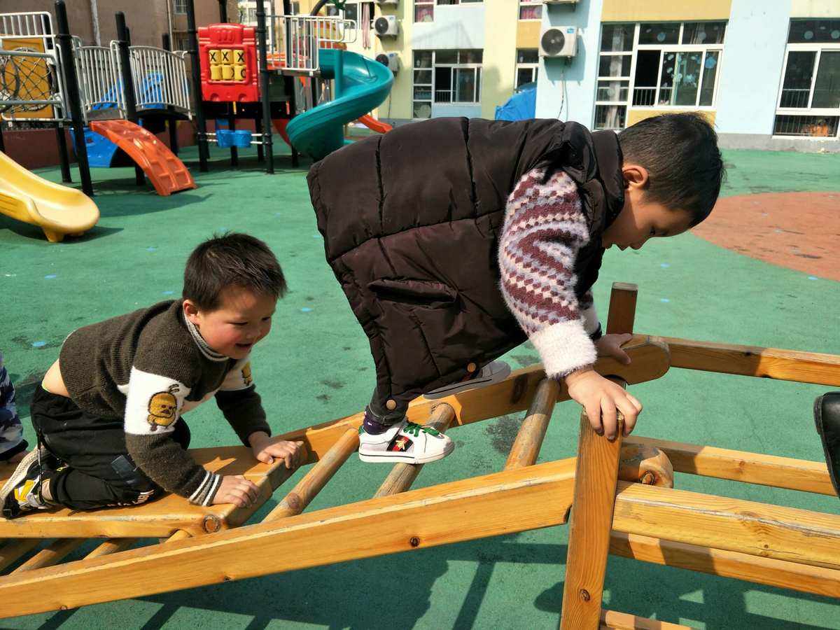 安吉梯子图片_安吉梯图片及玩法